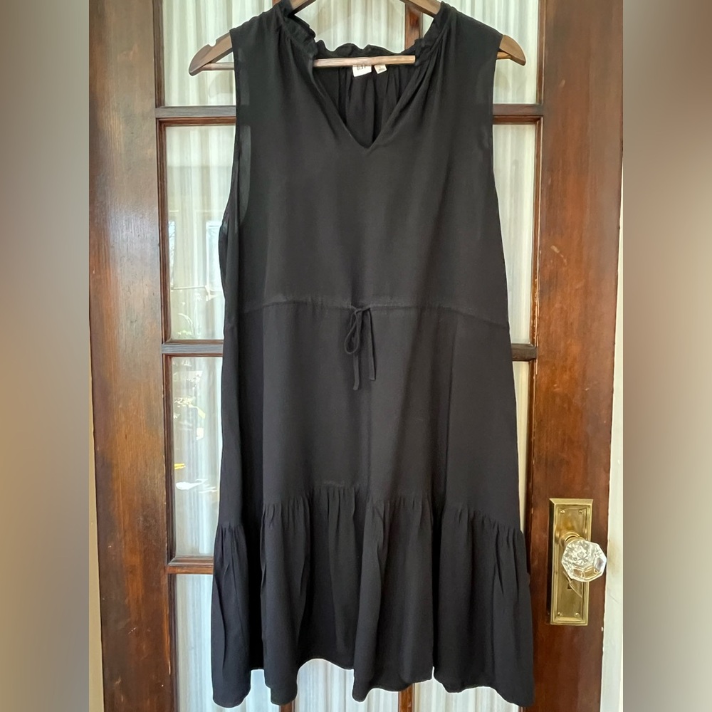 Elegant Black Sleeveless Dress
